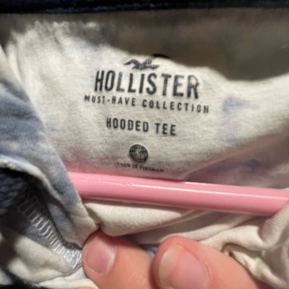 Hollister men’s short sleeve hoodie - Picture 3 of 3